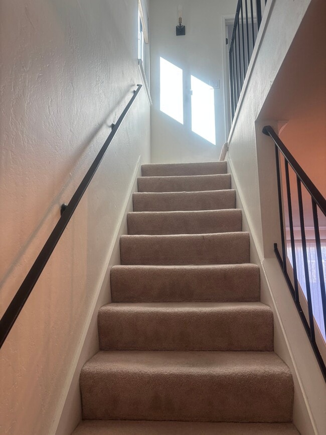 Photo - 1289 Maple Ct Unit F