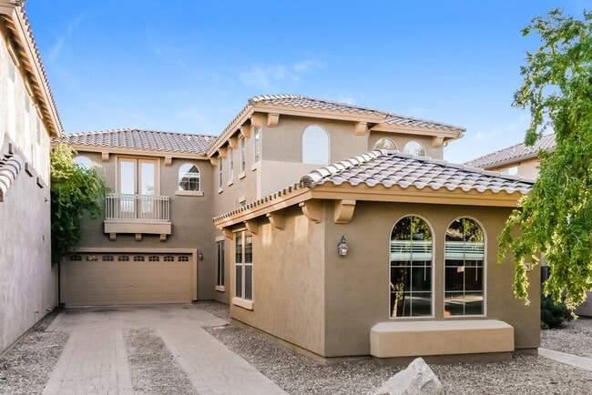 Building Photo - 3845 E Fairview St