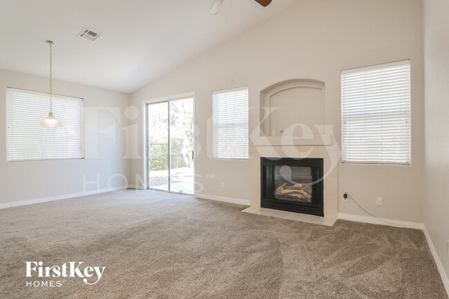 Photo - 2534 Farmington Ave