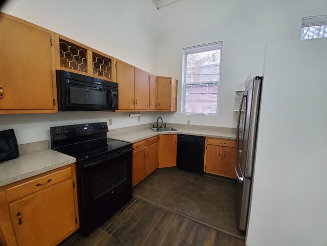 Photo - 1704 Mary St