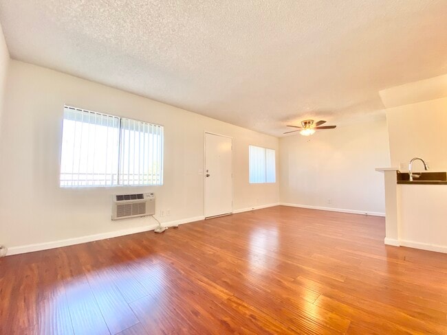 Building Photo - 5011 Monte Vista St Rental