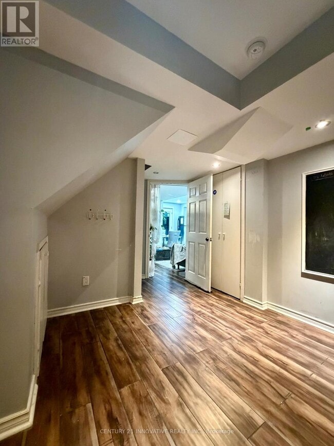 Photo - 53 Angier Crescent