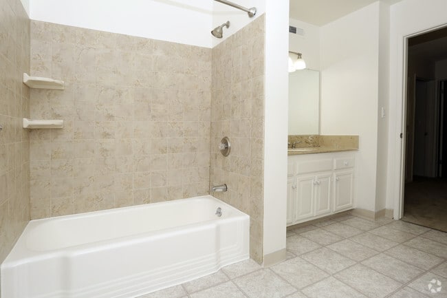 Fullerton Townhouse Apartments
