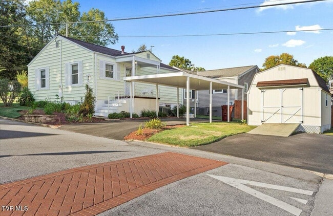 Photo - 707 Lincoln Ave