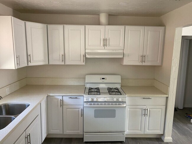 Photo - 304 W Sandra Ave Unidad House