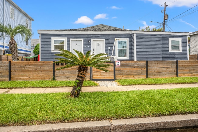 Photo - 1321 35th St Unit 4