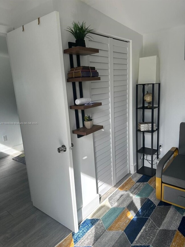 Photo - 2943 SW 36th Ave Unit STUDIO