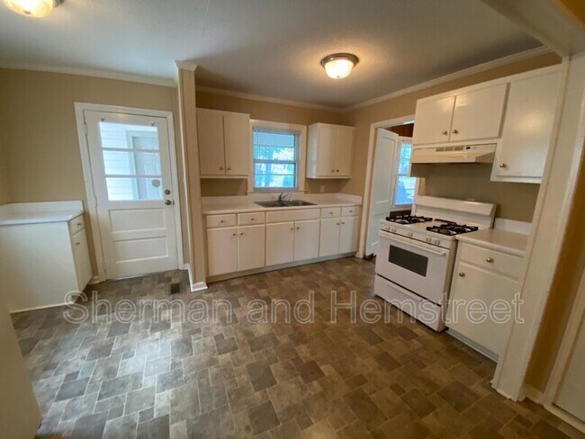 Photo - 3212 Sycamore Dr