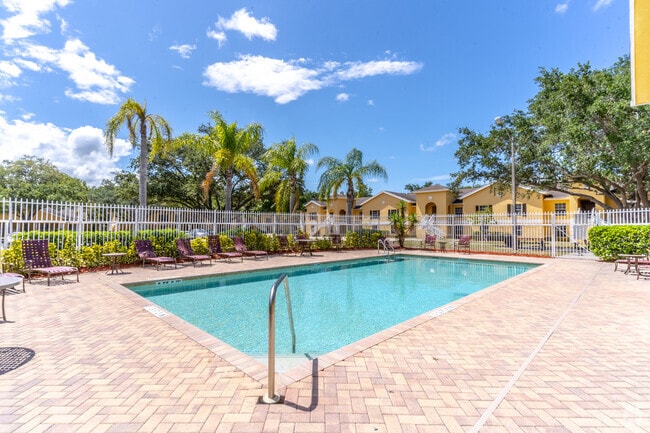 Building Photo - Live Oak Villas Rental