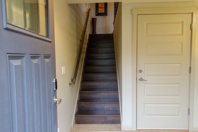 Photo - 2Bd/1.5Ba Seattle Townhouse