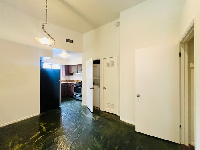Photo - 2339 Hyperion Ave Unit 2