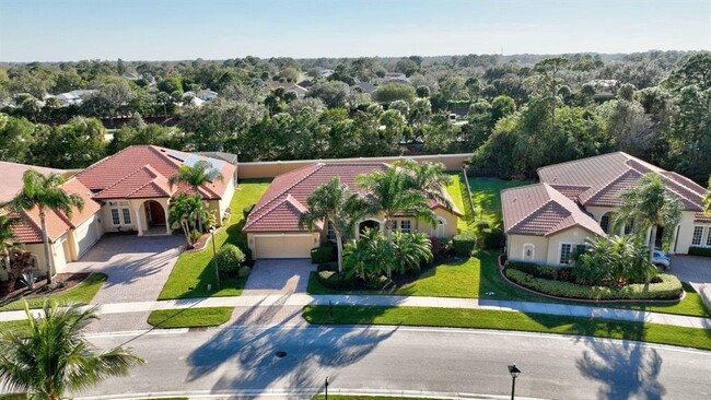 Photo - 827 SW Grand Reserves Blvd House