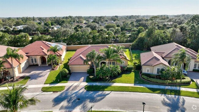 Building Photo - 827 SW Grand Reserves Blvd Rental