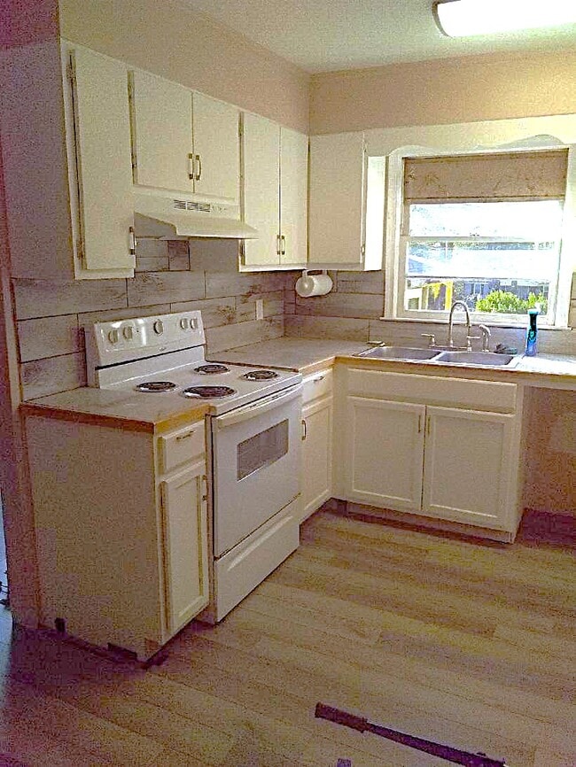 Photo - 2031 Redwood Cir