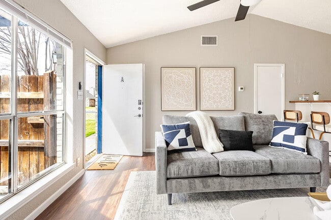 Photo - 6101 Parkwood Dr Unit SI ID1496025P