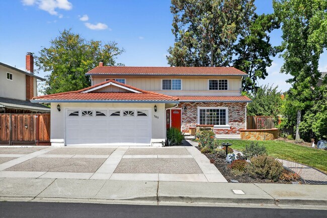 Building Photo - Pleasanton Foothills 5 bed / 3 bath, Singl... Rental