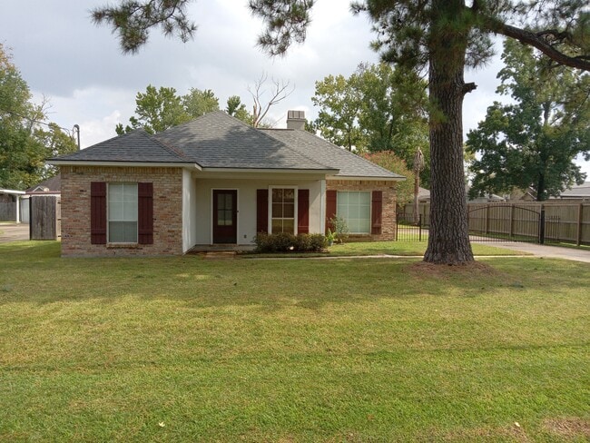 Front of house - 18404 White Oak Dr Rental