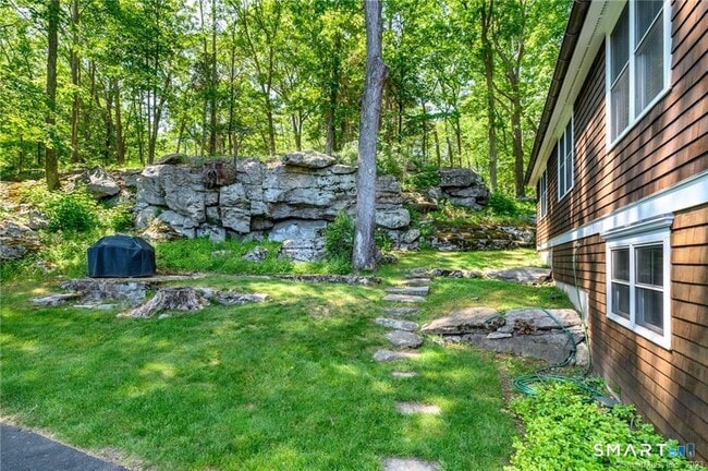 Photo - 102 Ladder Hill Rd N