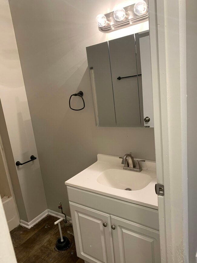 Photo - 413 Silvercliffs Ave