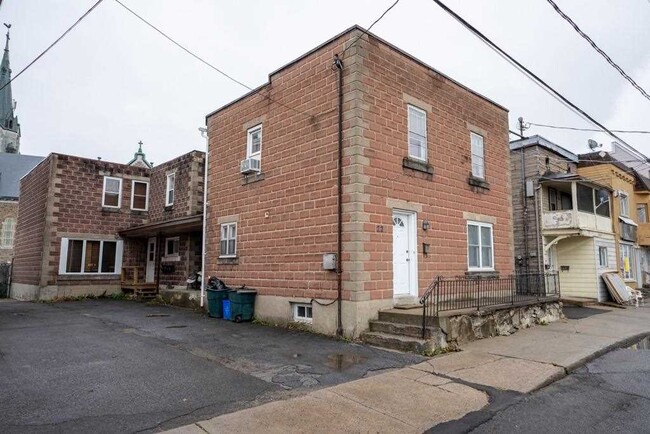 Building Photo - 227-227 William St Unit 4-227