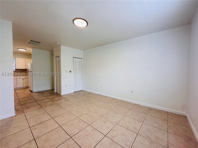 573 NE 82nd St Unit 6
