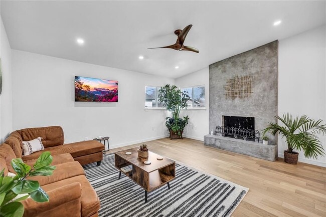 Photo - 10601 Walnut Bend Dr