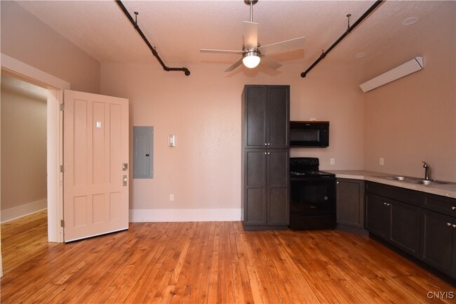 Photo - 170 Court St