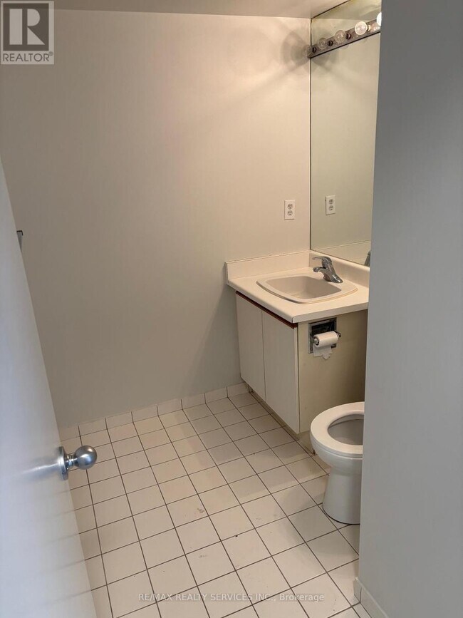 Photo - 26 Hanover Rd Unit 1006