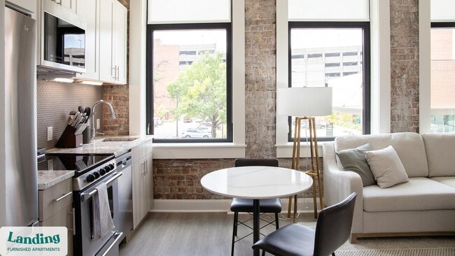 Photo - 425 20th St S Unit 211.579035