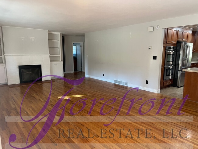 Photo - 3120 S Poplar St