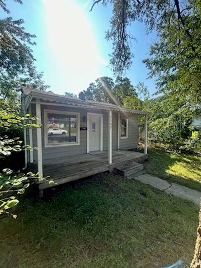 Photo - 5309 Mc Clellan St