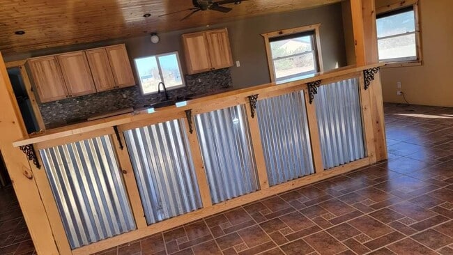 Photo - 412 N Edwards St