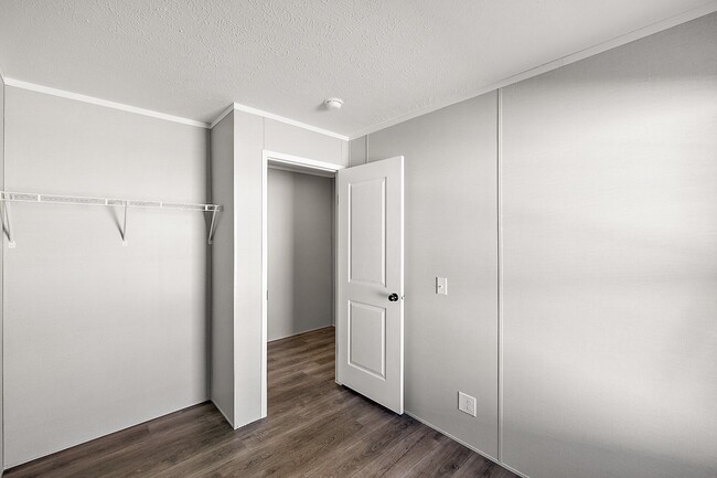 Photo - 2805 Viewfield Ln