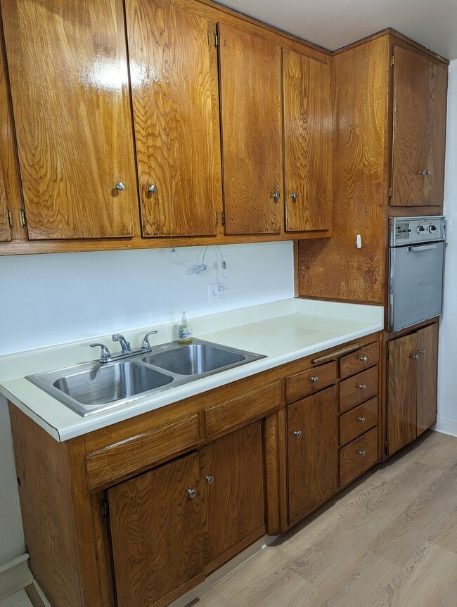 Kitchen - 2988 Royal Palm Dr Unit D