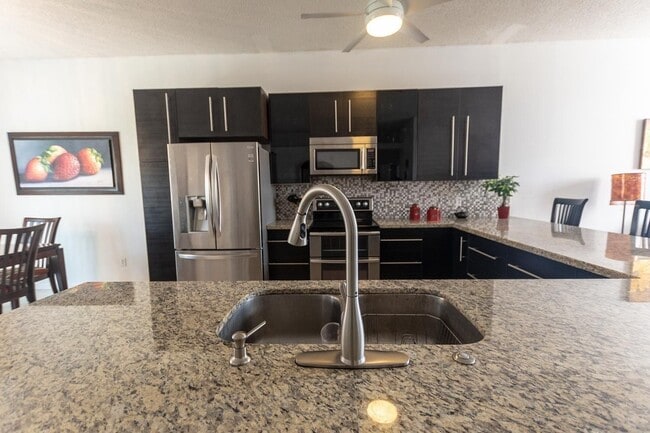 Photo - 608 Lake Wellington Dr