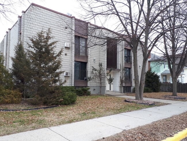 Building Photo - 204 Michigan Ave Unit 202