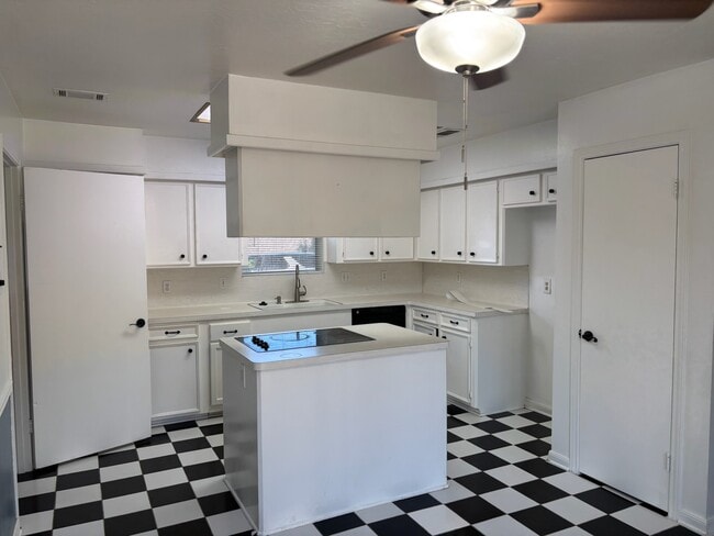 Photo - 12302 Wrenthorpe Dr