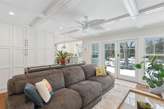 Photo - 59 N Bay Ave