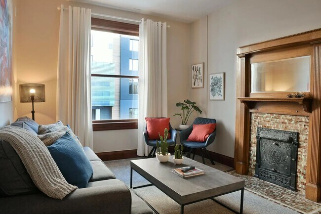 Photo - 1321 Elati St