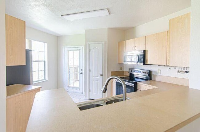 Photo - 118 SW Peacock Blvd Unit 10-202