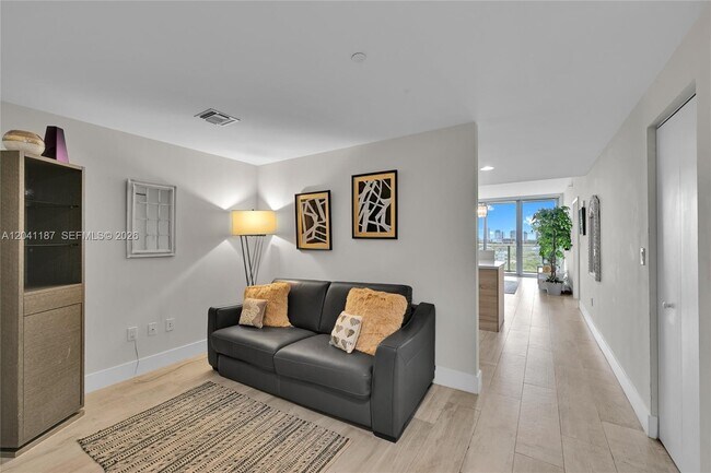 Photo - 16385 Biscayne Blvd Unit 1020