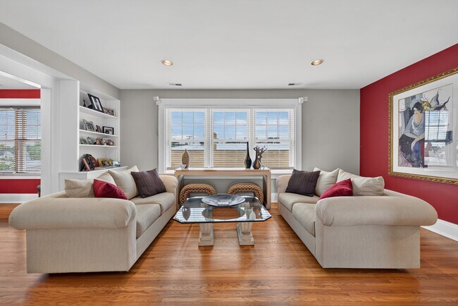 Building Photo - 51 N Williams St Unit Suite B