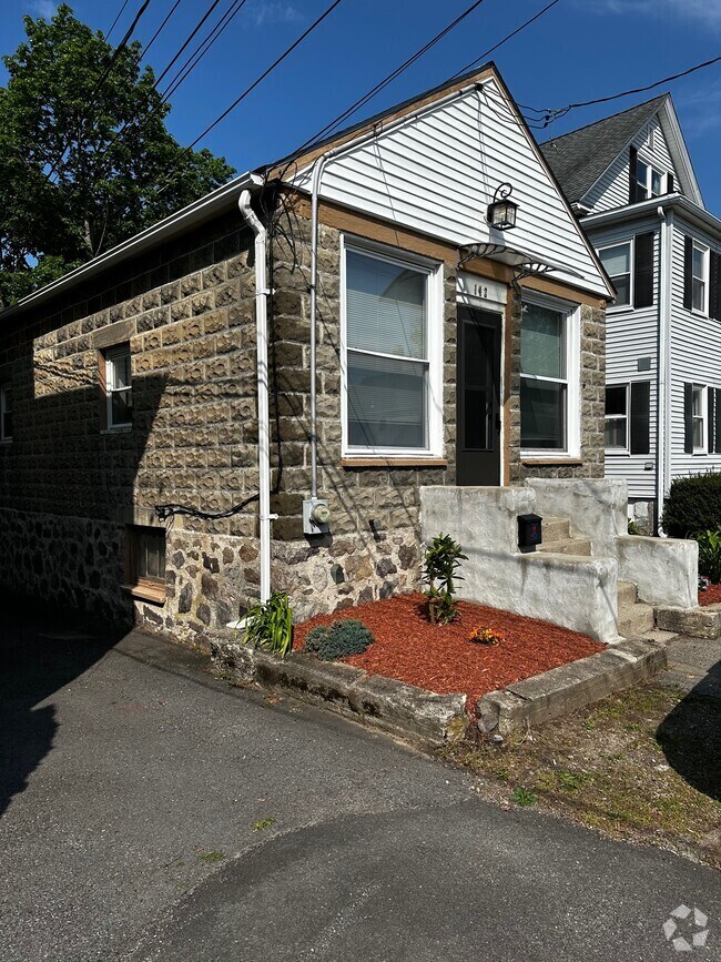 Apartments for Rent in Dedham MA 327 Apartments