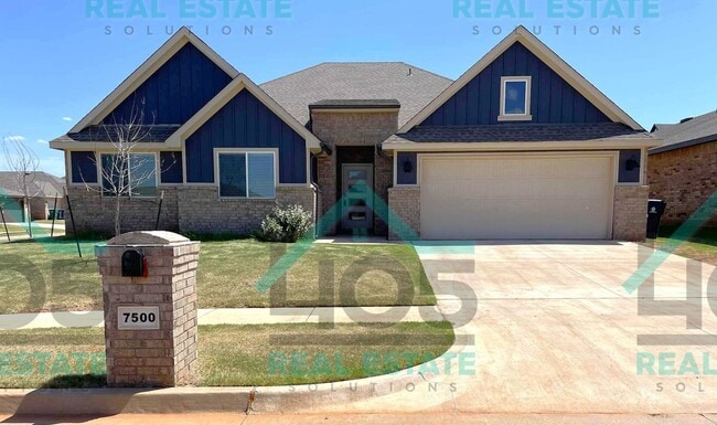 Building Photo - 5 Bedroom Dream Home