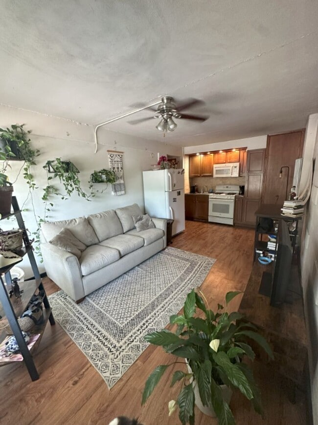 Photo - 1BR/1BA Main Level Unit Short Distance to ... Unit 105