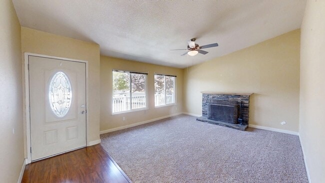 Photo - 6556 Mossview Way