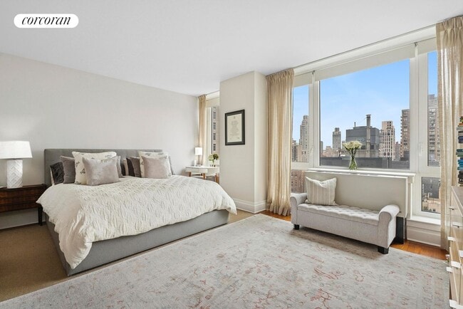 Photo - 300 E 77th St