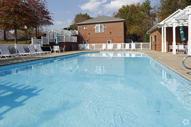 Piscina - Heritage Apartments