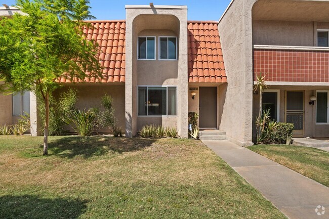 Building Photo - 2260 N Indian Canyon Dr Unit C Rental