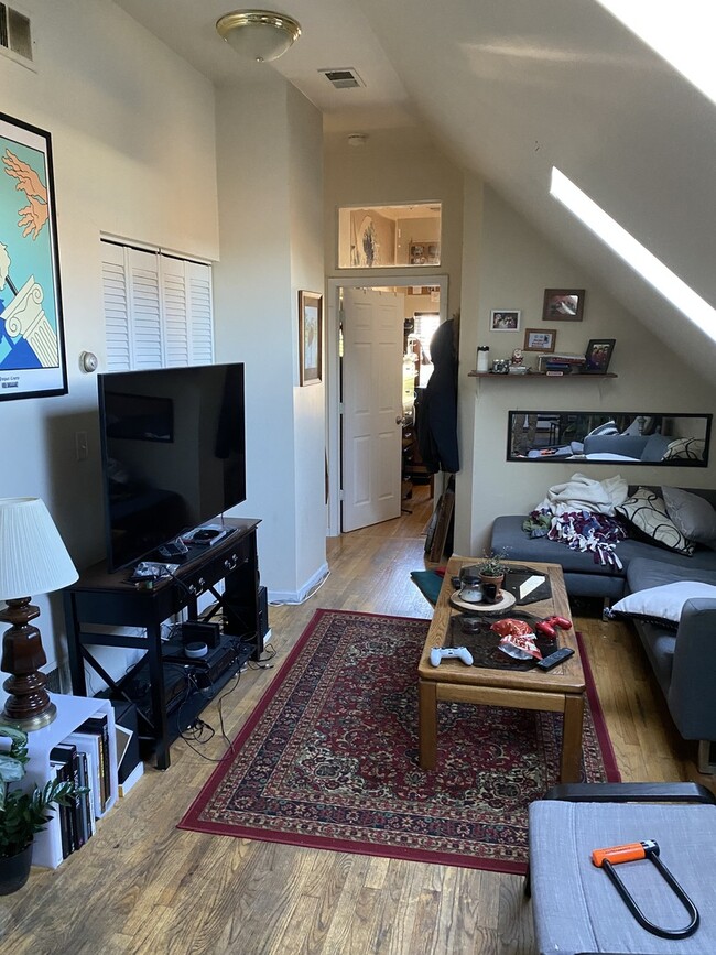 Photo - 3423 N Paulina St Unit 3